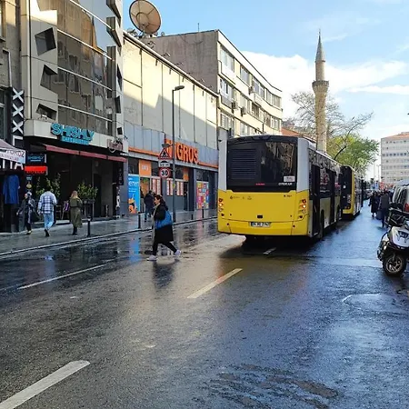 Oezyuerekler Konaklama * اسطنبول